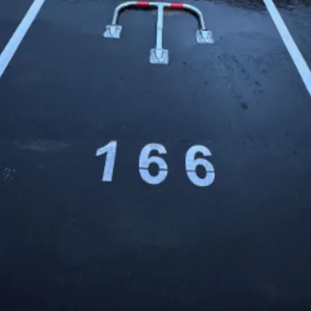 Climatise Avec Parking Et Wifi A 150m De La - Fr-1-748-35 *