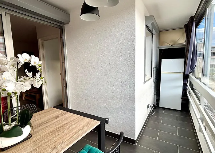 Climatise Avec Parking Et Wifi A 150m De La - Fr-1-748-35