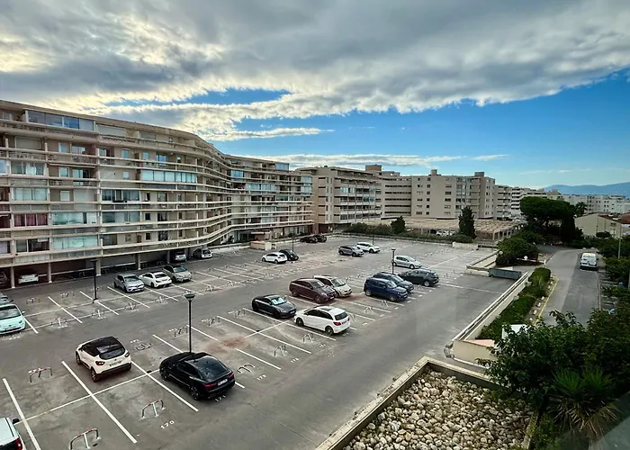 Climatise Avec Parking Et Wifi A 150m De La - Fr-1-748-35